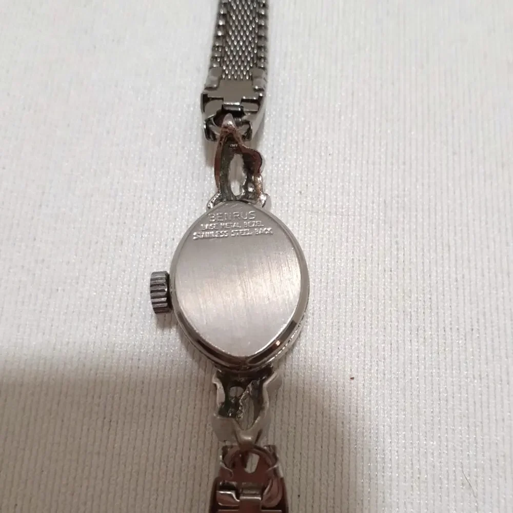 Vintage Benrus Ladies Wristwatch 17-Jewel Manual Wind Up
